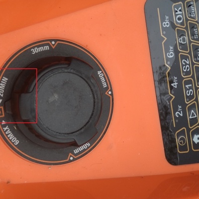 1 Set cutting height to minimum (20mm)