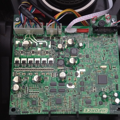 1 Alle Kabel vom Mainboard abziehen